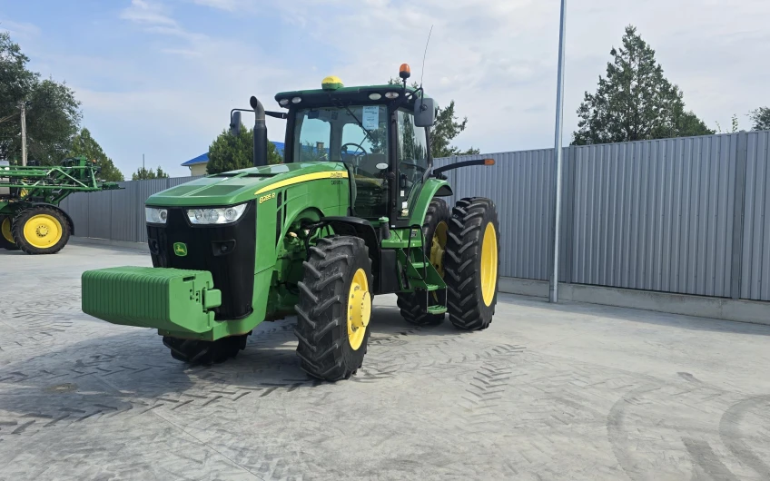 Трактор John Deere R8285 2013