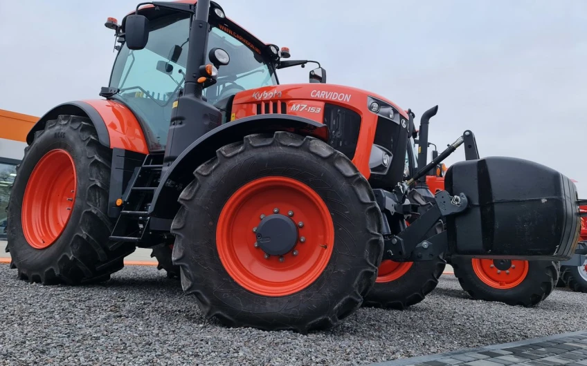 Kubota M7003