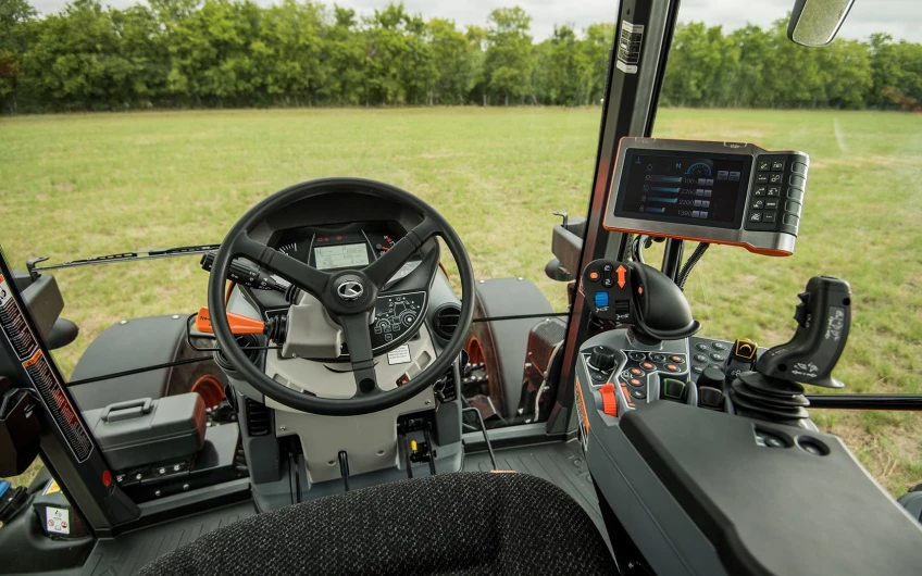 Kubota M7003