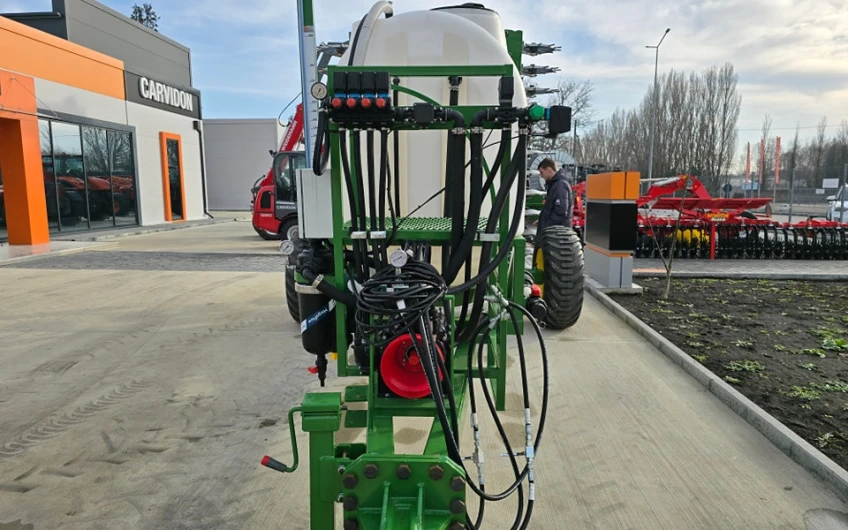 Aplicatorul de îngrășământe API CULTAN