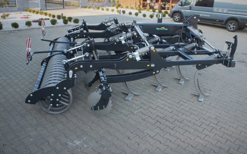Cultivator de miriște Agro-Tom APH