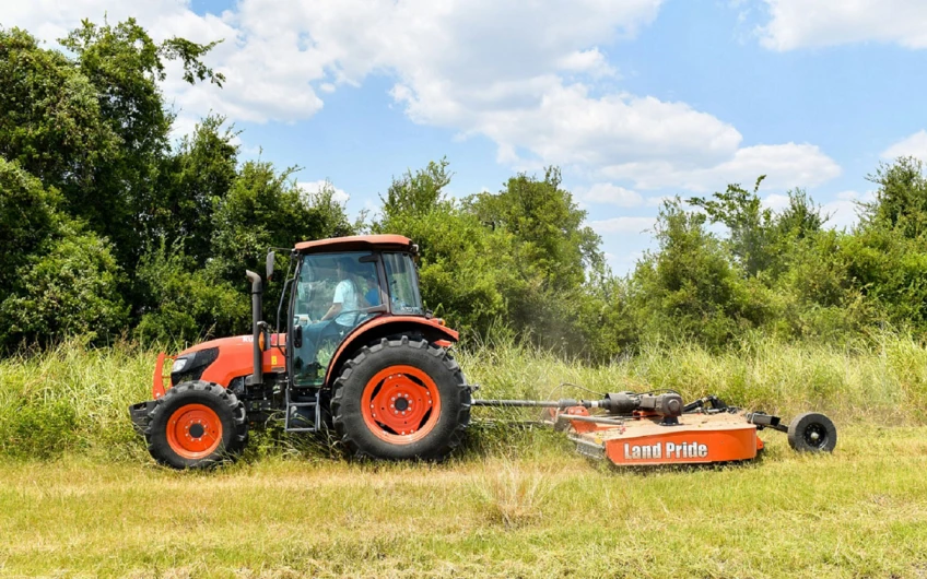 Kubota M4003 (66-74 CP)