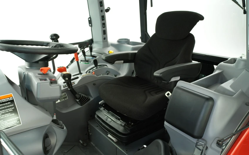 Kubota M4003 (66-74 CP)