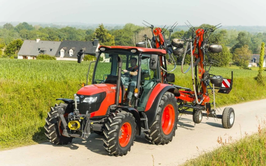 Kubota M4003 (66-74 CP)