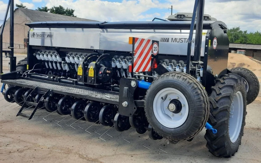 Semănătoare de cereale MUSTANG-4000 Mini-till