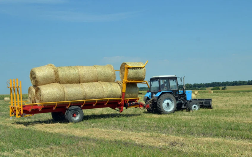 Semiremorcă cu baloți cu autoîncărcare PT-12-24