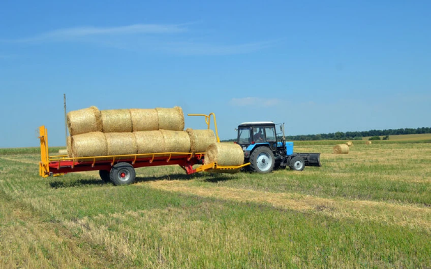 Semiremorcă cu baloți cu autoîncărcare PT-12-24