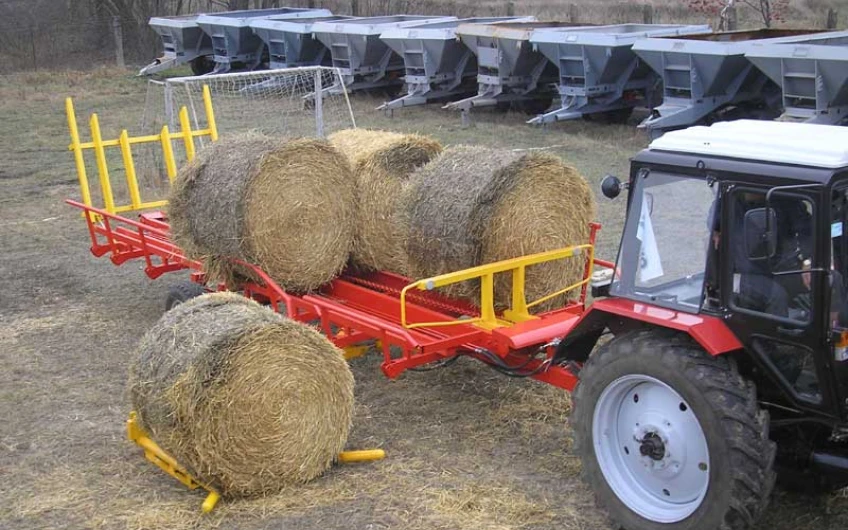 Semiremorcă cu baloți cu autoîncărcare PT-12-24