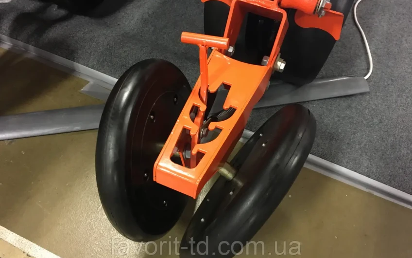 Semănătoare pneumatică de precizie VENZA-6 Pro (brăzdar de discuri)