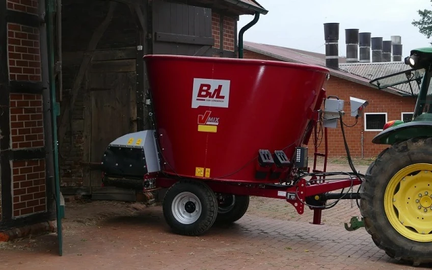 MIXER PENTRU FURAJE "BVL" V-MIX AGILO 3,5 - 5 м³
