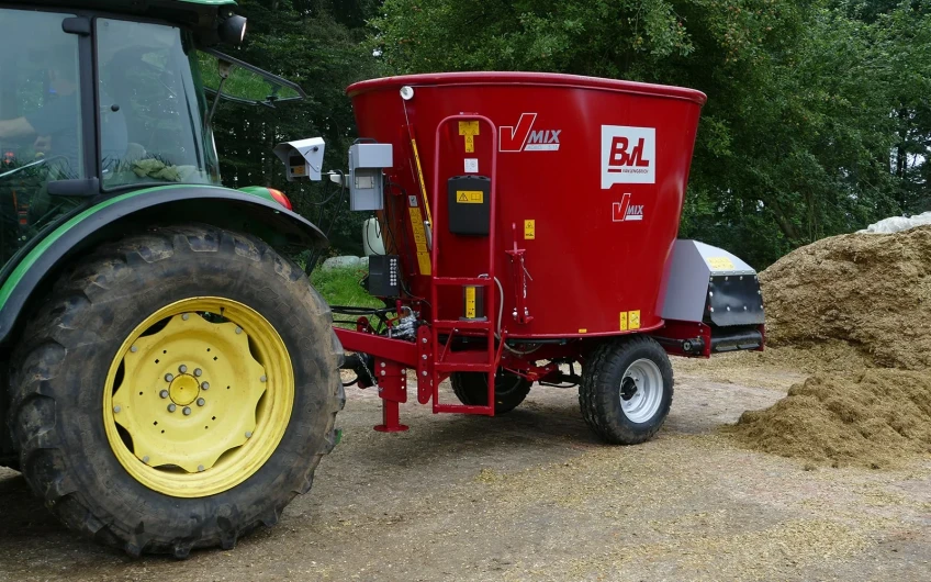 MIXER PENTRU FURAJE "BVL" V-MIX AGILO 3,5 - 5 м³
