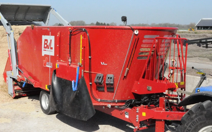 V-MIX FILL PLUS LS 13 - 25 m³ -2S MIXER PENTRU FURAJE "BVL"