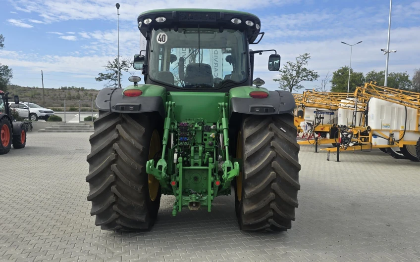 Трактор John Deere 7230R