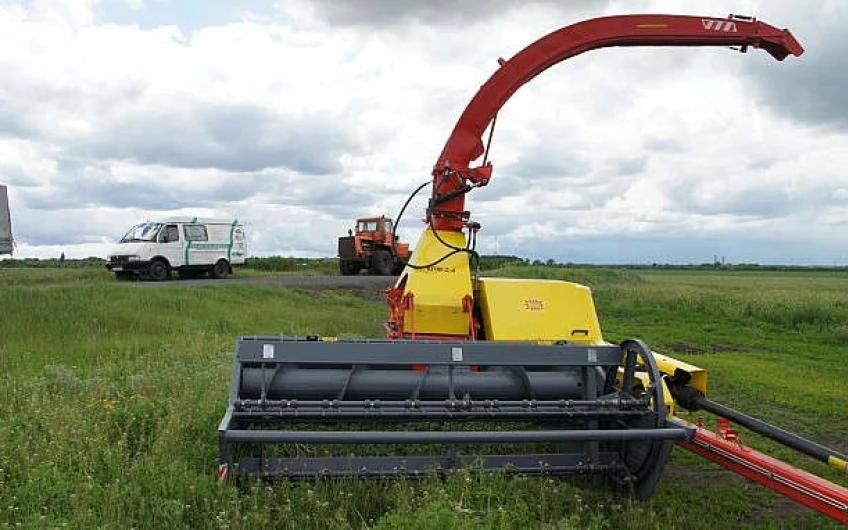 Mașină de recoltat furaje remorcată KPF - 2.4