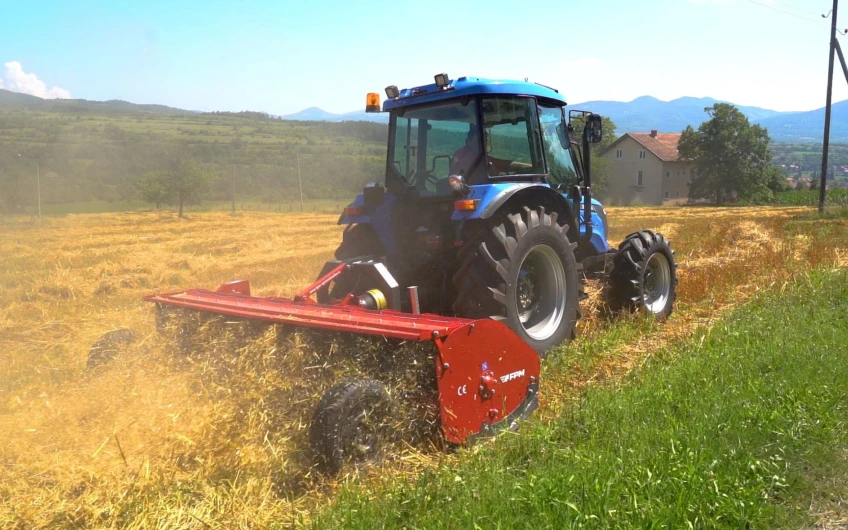 Mulcer-tocator pentru cămpuri