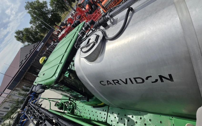 Самоходный опрыскиватель John Deere 4830